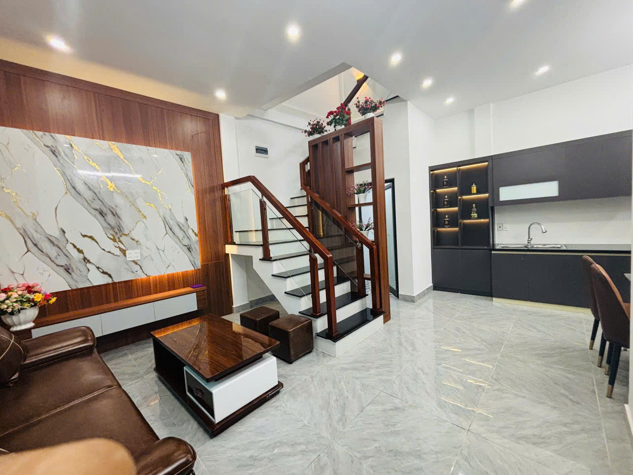 Bán nhà 2 tầng Nghi Kim đẹp mới tinh z7144770578930 f2bf9f1ac9d58d64c07618f844b9e92e